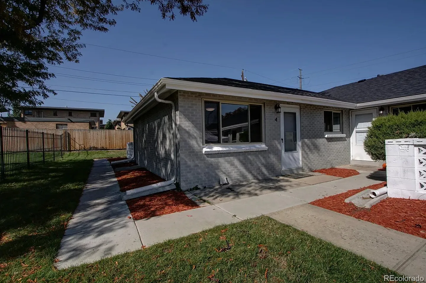 2 bed, 692 sqft, $1,595 — Photo 1