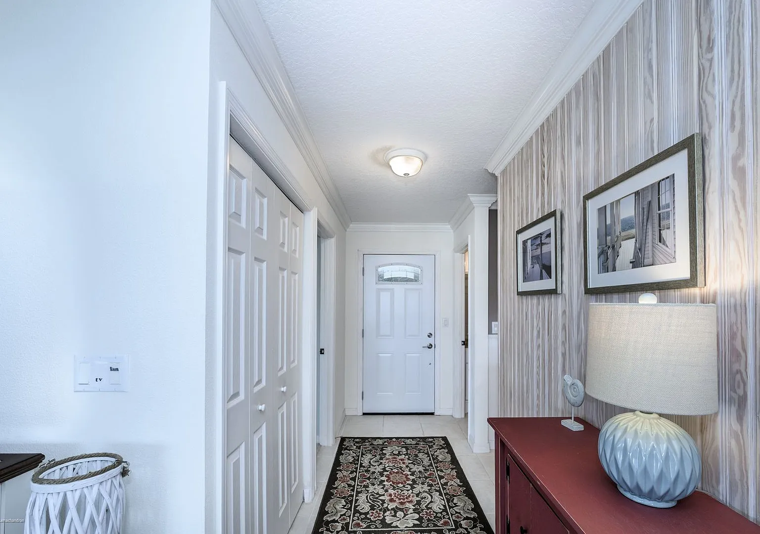 Location, Location, Location! Harborfront. — Photo 4