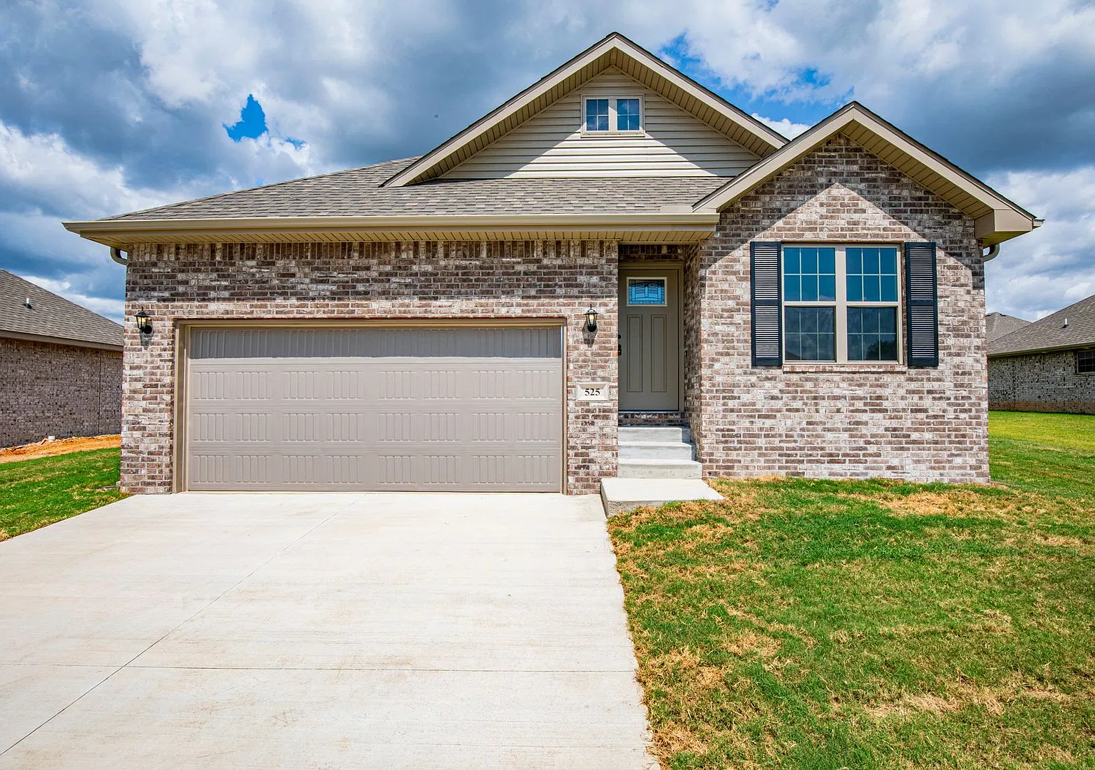 525 Fox Circle — Photo 1