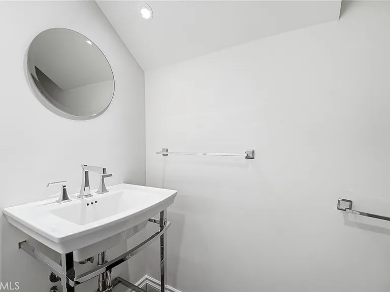 19581 Braewood Dr — Photo 16