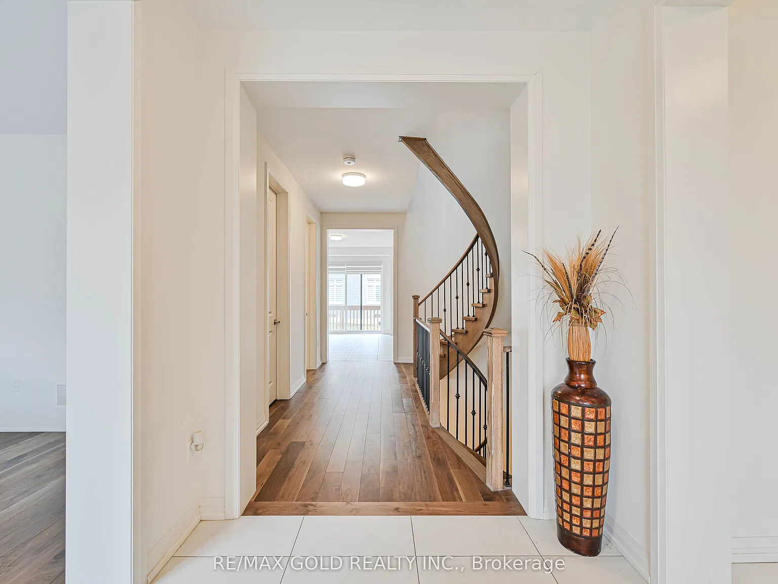 5 bed, $4,100 — Photo 4