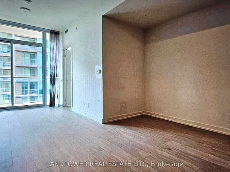 33 Helendale Ave #1301 — Photo 6