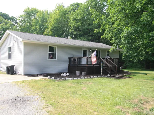 12850 East Rd, Burt, MI 48417