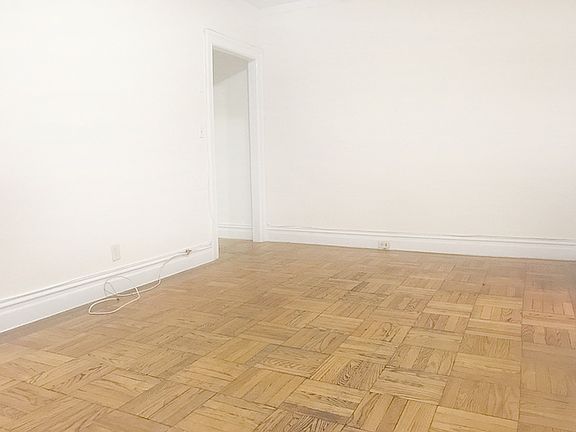 3rd image of 72 Barrow St APT 3T