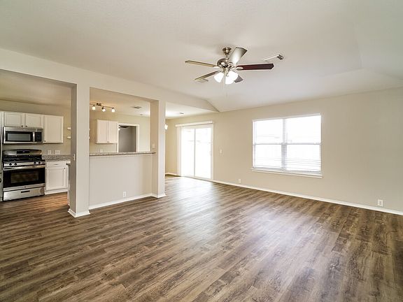 4th image of 15810 Brisbane Dr