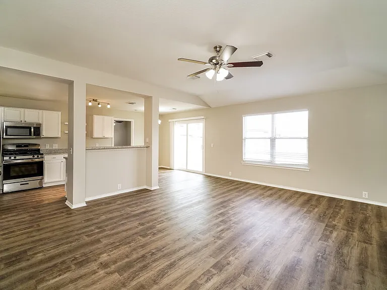 15810 Brisbane Dr — Photo 4