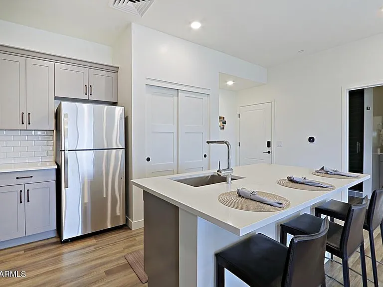 475 N 9th St #311 — Photo 15