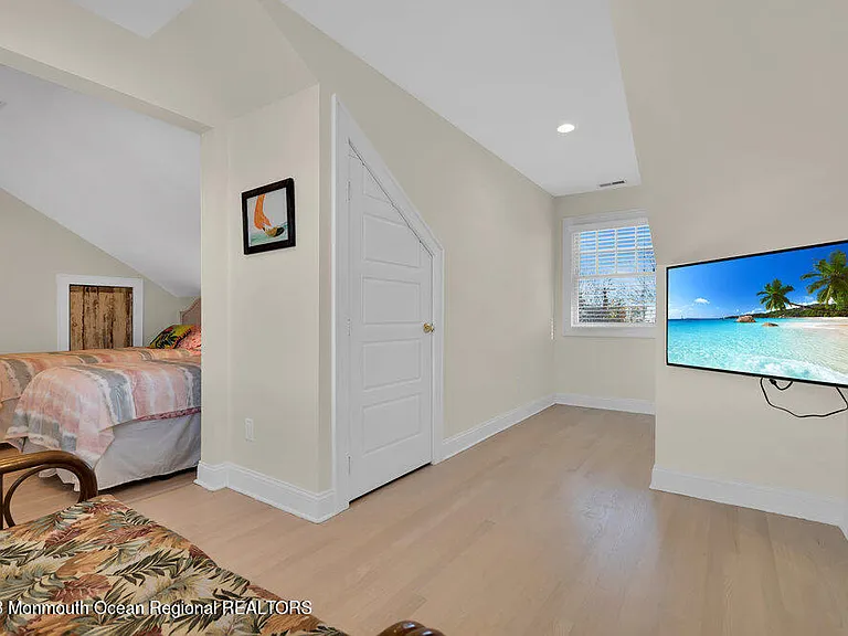 303 B St — Photo 45