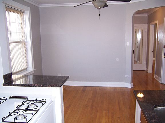 5th image of 4838 W Henderson St #2B