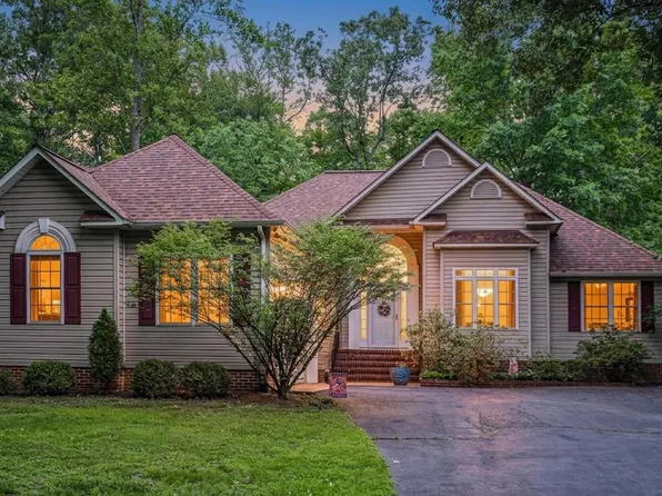 103 Cedar Ct, Locust Grove, VA 22508