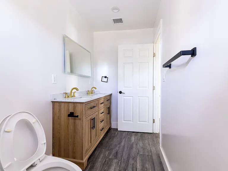 9738 N Lemona Ave — Photo 15