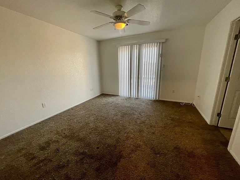 11628 E 27th Pl — Photo 6