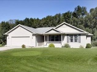 1017 N Stoneridge Dr, Plainwell, MI