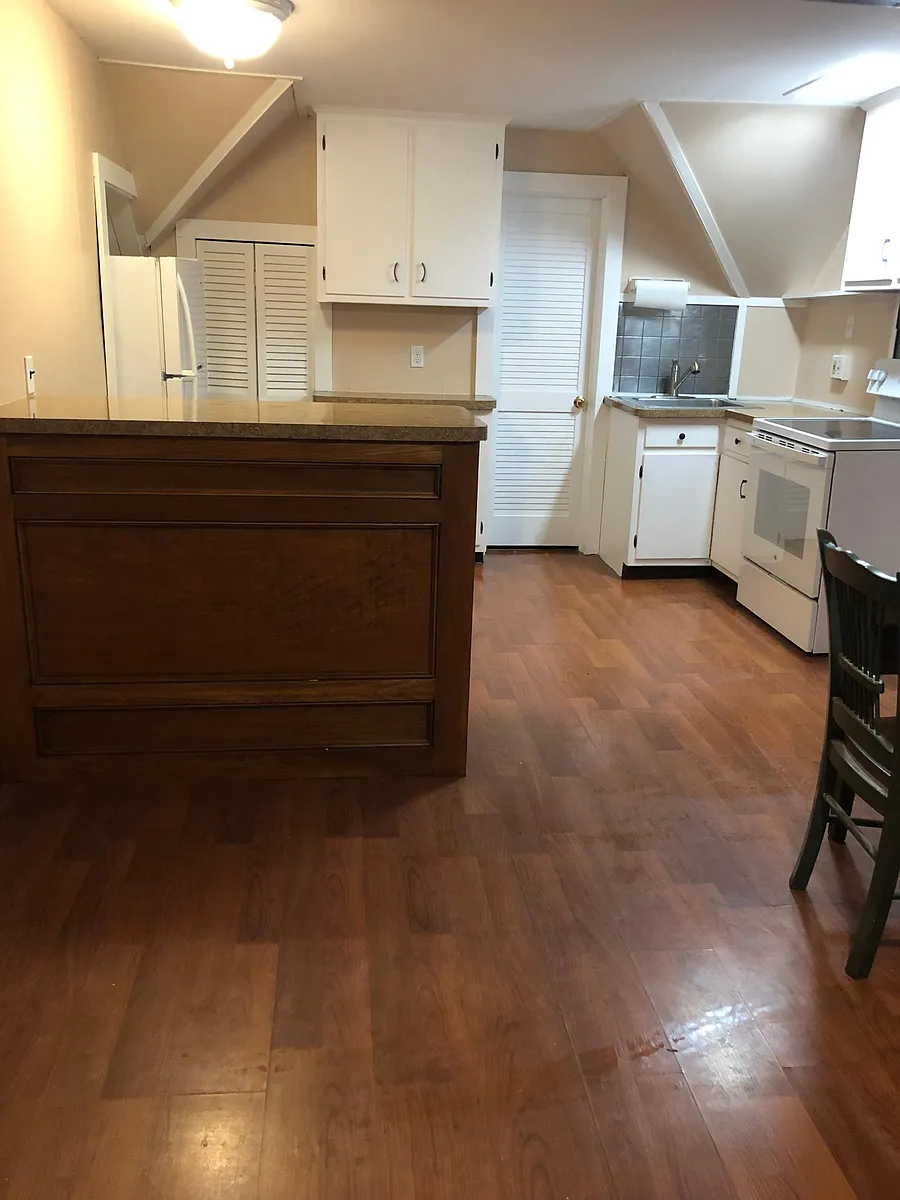 Building Photo - 810 Montello St #2