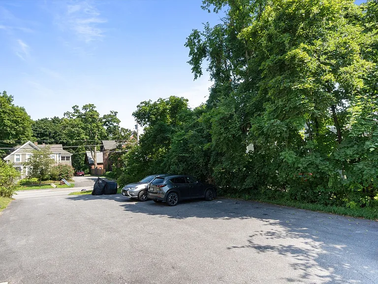 34 Lyndon St #A — Photo 24