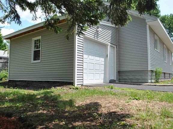4th image of 50 McNutt Ave