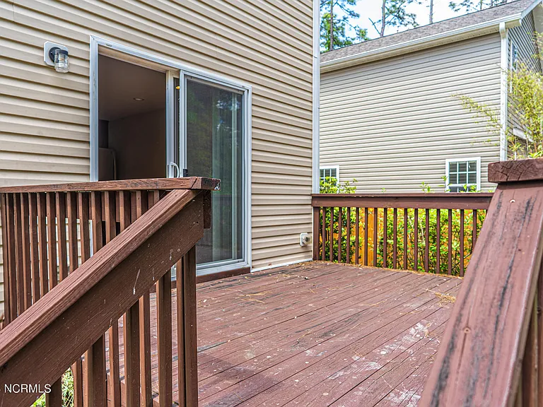 545 N Saylor St — Photo 17