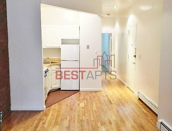 2nd image of 450 W 47th St APT 1D