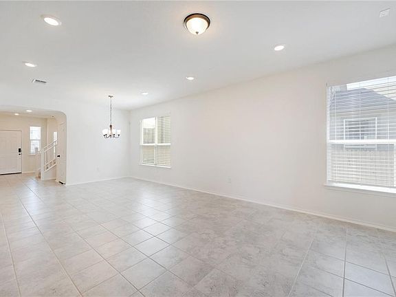 5th image of 1908 Prickly Pear Dr