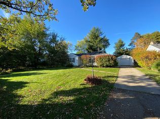 3808 Highcrest Rd, Rockford, IL 61107