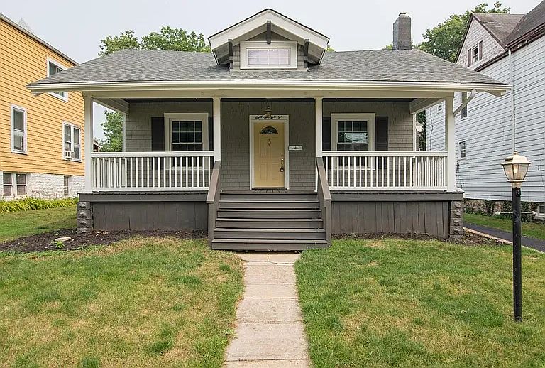 1st image of 8432 Curzon Ave