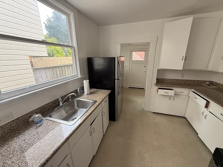 1803 9th Ave — Photo 10