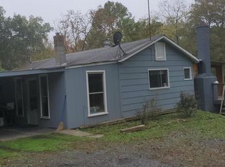 79 Slopeys Ln, Mill Hall, PA 17751