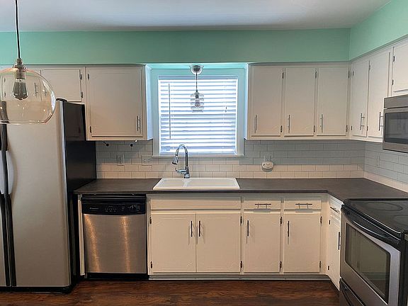 3rd image of 426 Westgate Blvd