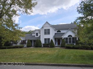 14 Meadow Ln, Allendale, NJ 07401