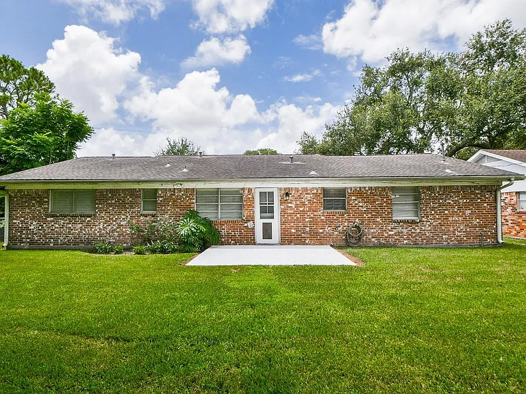 2303 Willow Blvd — Photo 30