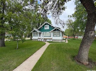 692 2nd STREET E, Shaunavon, SK S0N 2M0