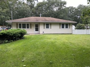 451 Brookhaven Ave, Riverhead, NY 11901