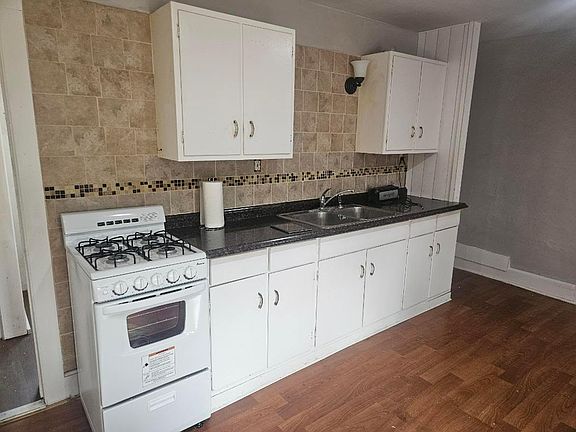 2nd image of 19 Highland Ave #3