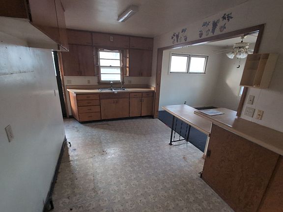 4th image of 1726 Salinger Ave