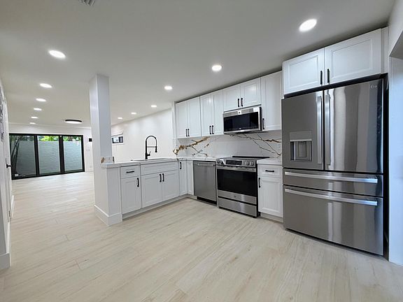 3rd image of 575 NE 7th Avenue #4b