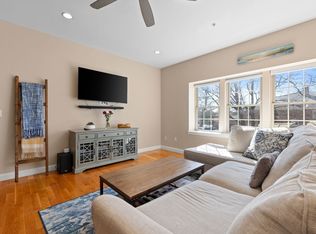 195 Collincote St APT 106, Stoneham, MA 02180