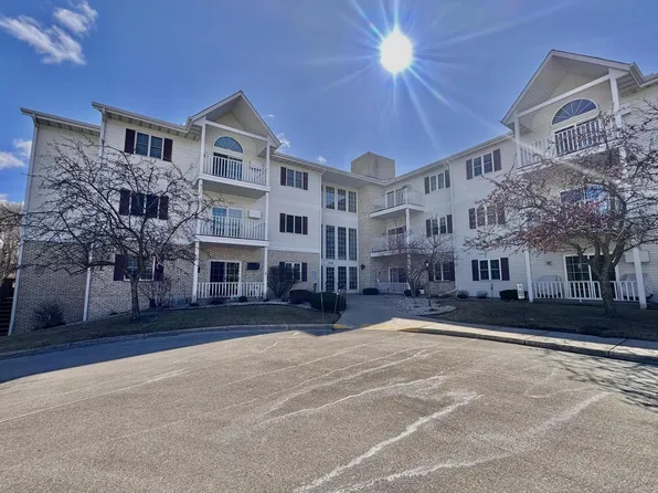 715 Canterberry COURT #103, West Bend, WI 53090