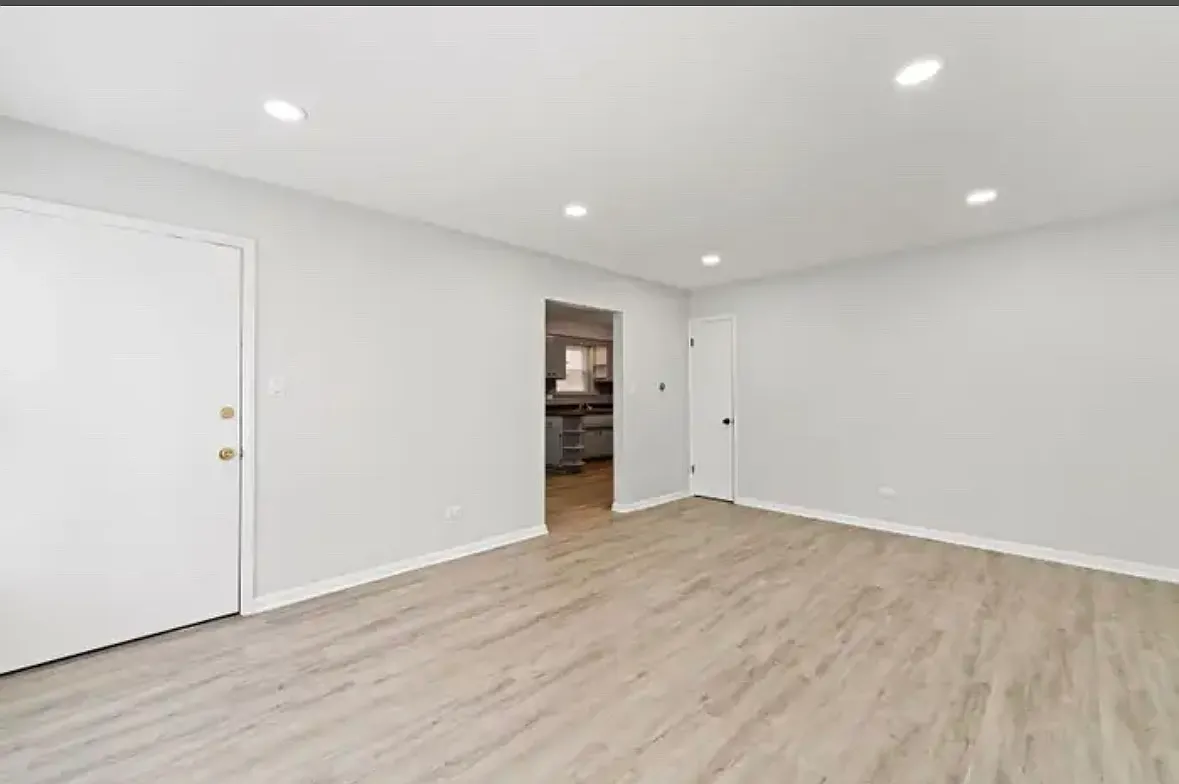 7027 W Diversey Ave — Photo 3