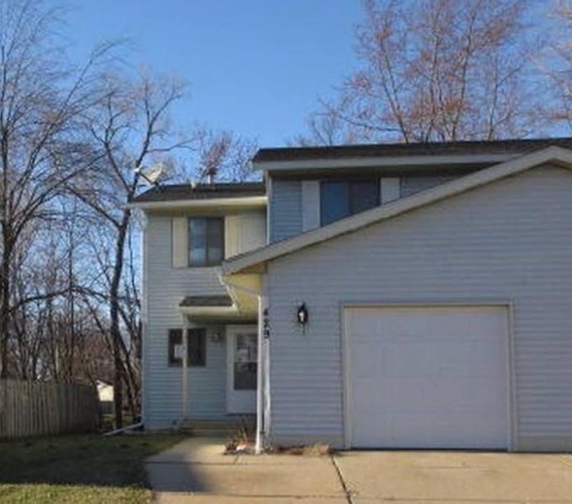 1st image of 429 Pine Place St SE