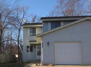 429 Pine Place St SE, Grand Rapids, MI 49548