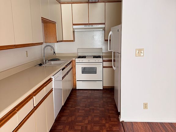 2nd image of 2759 Hermosa Ave #101