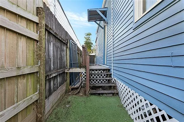 2622 Annunciation St — Photo 10