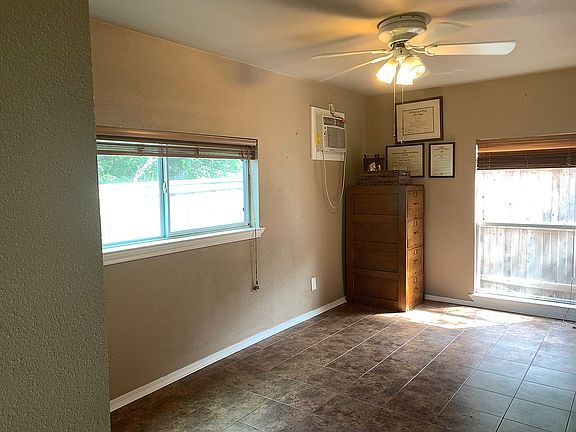 5th image of 325 Canterbury Hill St