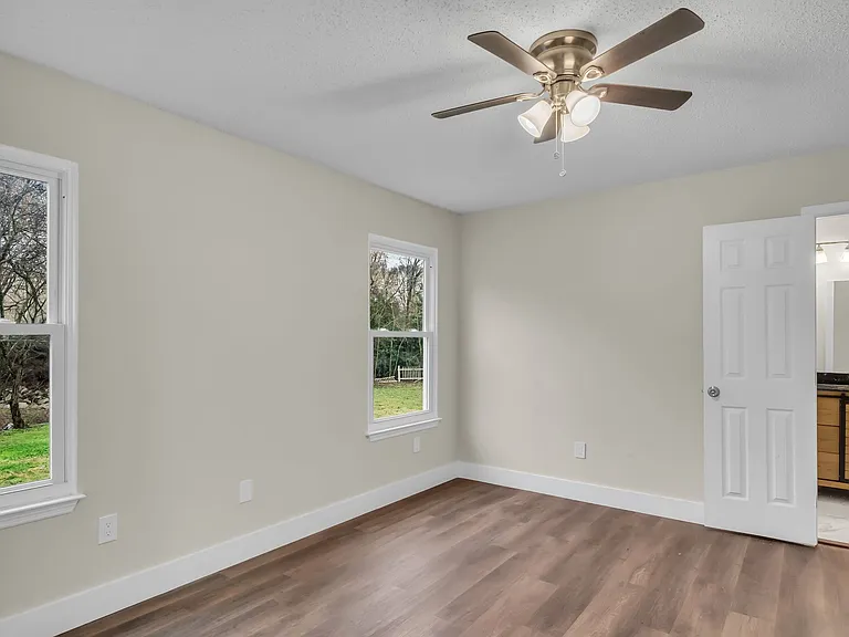 213 Rebecca Pines Dr — Photo 12
