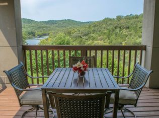 8 Woodpecker Ln, Branson, MO 65616