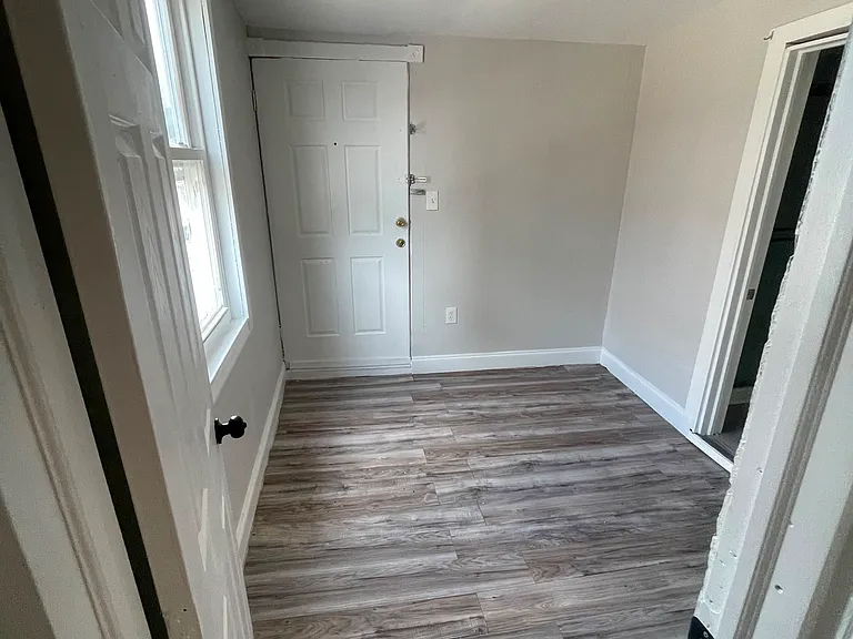 569 N Front St #2 — Photo 14