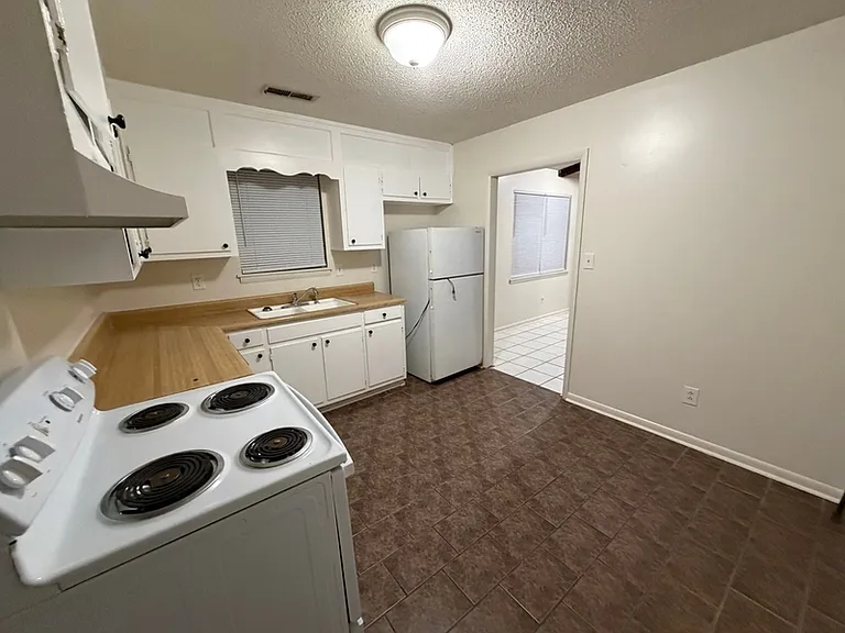 22173 Ewell St — Photo 2