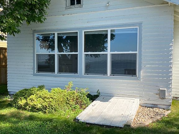 2nd image of 218 S Lake Dr