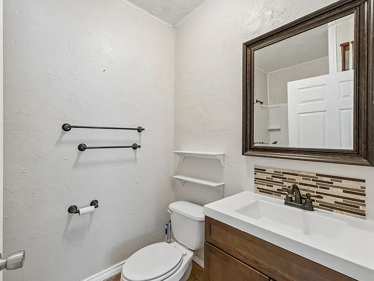 3401 E Noble Dr — Photo 27
