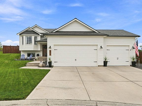 3rd image of 524 S Moore Ln